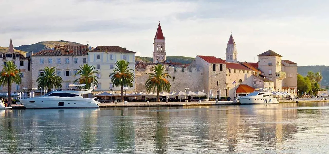 Villa Vilma Trogir 0*,  Croatia